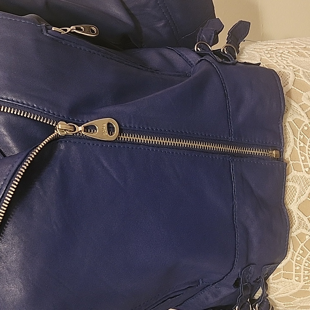 Doma Leather Jacket - image 3